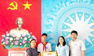 Chủ tịch Bình Định khen nam sinh lớp 8 dũng cảm cứu bạn đuối nước