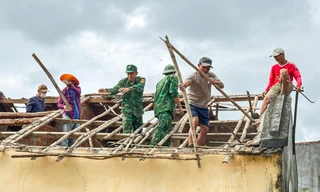 Bí thư Bình Định yêu cầu không vì chờ sáp nhập mà lơi lỏng việc xóa nhà tạm, nhà dột nát 