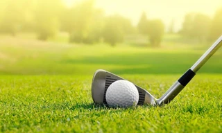 Hai quan chức ở Bình Định đi đánh golf tiếp xúc với F0. Ảnh minh họa