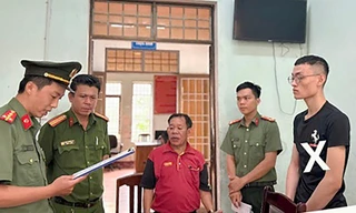 Khởi tố đối tượng rủ bạn sang Campuchia làm ‘việc nhẹ, lương cao’