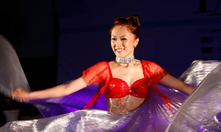 Thí sinh Facelook gợi cảm với vũ điệu xứ Ả rập