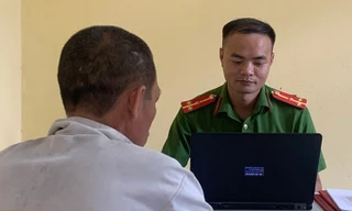 Ném đá vào tàu hoả vì bụi bay vào mắt