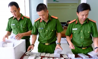 Phát hiện đường dây buôn bán hơn 6.000 điện thoại giả