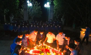 Thắp nến tri ân cố Tổng Bí thư Lê Duẩn