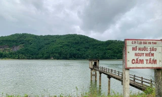 Cận cảnh loạt hồ đập ở Hà Tĩnh xuống cấp