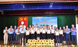 Hà Tĩnh tuyên dương 13 'Chiến sĩ nhỏ Điện Biên'