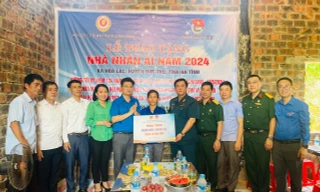 Hội Cựu chiến binh Cơ quan T.Ư Đoàn trao tặng 2 căn nhà ở Hà Tĩnh