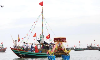 Độc đáo lễ hội cầu ngư Nhượng Bạn