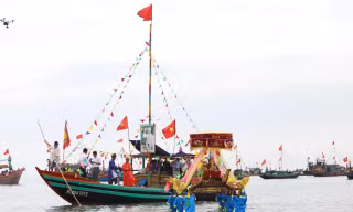 Độc đáo lễ hội cầu ngư Nhượng Bạn