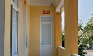 Chủ tịch xã bỏ nhiệm sở sau khi bị cảnh cáo