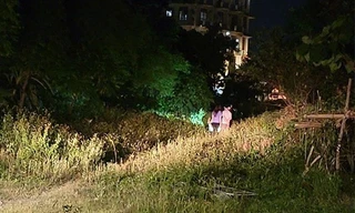 Phát hiện nam thanh niên tử vong giữa bãi đất trống