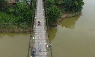 Cầu treo gần 30 năm tuổi xuống cấp, cấm ô tô lưu thông