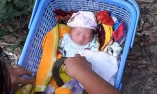 Bé gái sơ sinh bị bỏ rơi trước sân nhà cùng mảnh giấy 'nhờ nhận nuôi cháu'