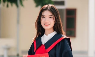 Thủ khoa khối A00 Hà Tĩnh: 'Khi cả nhà đi ngủ, em mới học'