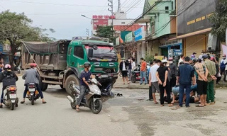 Va chạm với xe tải, nam sinh 20 tuổi tử vong