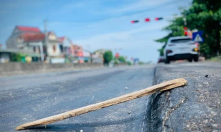 Nham nhở, sụt lún trên đường BOT hơn 2.400 tỷ đồng