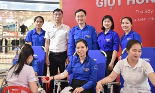 Giọt hồng yêu thương xứ Nghệ