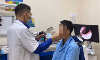 Đỉa dài 5cm sống trong mũi nam thanh niên gần cả tháng