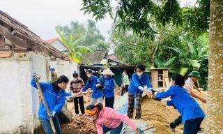 Tuổi trẻ Hà Tĩnh góp sức trẻ dựng xây những ngôi nhà vững chãi