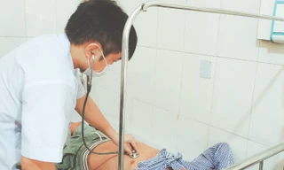 8 người ở Hà Tĩnh bị ngộ độc sau khi ăn tiết canh