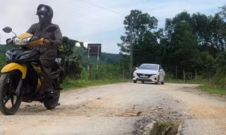 Tuyến đường ‘huyết mạch’ vùng biên xuống cấp nghiêm trọng: Đề xuất kinh phí 270 tỷ để tu sửa