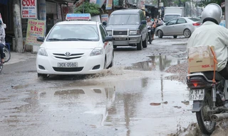 Vẫn ngổn ngang, đường Trung Kính "hành" dân