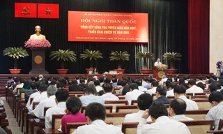 Hơn 10.000 người tác chiến trên mạng, đấu tranh luận điệu sai trái