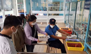 'Cò' khám chữa bệnh gia tăng sau dịch COVID-19