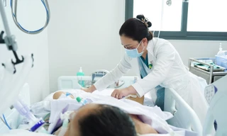 Bệnh viện thiếu thuốc, bệnh nhân BHYT phải mua thuốc ngoài