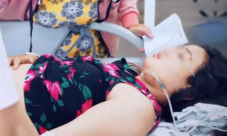 Uống 1,5 lít nước ngọt mỗi ngày, bé gái rơi vào mê man