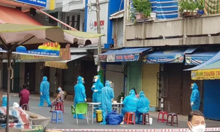 TPHCM: Cảnh báo nguy cơ dịch COVID-19 quay trở lại ở nhiều quận, huyện