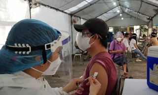  74,5% người dân TPHCM trên 18 tuổi đã tiêm vắc xin mũi 2