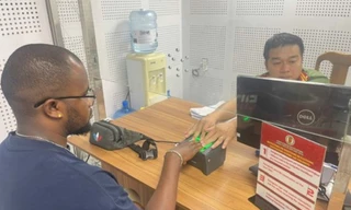 TPHCM gấp rút cấp định danh điện tử cho người nước ngoài