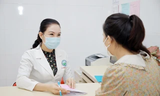 Mắc bệnh hiếm gặp, người phụ nữ bị chẩn đoán thành... sùi mào gà