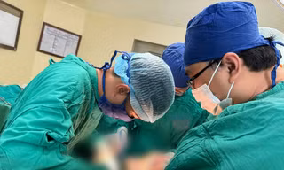 Nam thanh niên tìm được tinh hoàn 'đi lạc' suốt 31 năm