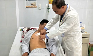 Cứu người đàn ông bị đâm thấu ngực, xuyên phổi, nguy kịch tính mạng