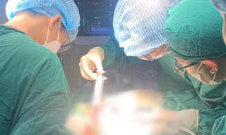 2 nạn nhân cụt tay, gãy xương hàm vì máy xay thịt cuốn