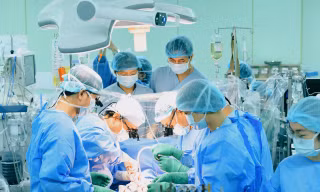 Tạng hiến từ chàng trai trẻ chết não cùng lúc cứu 7 người bệnh