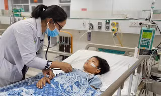 Vụ tai nạn trên cao tốc Vĩnh Hảo – Phan Thiết: Bé trai 9 tuổi bị dập phổi, chảy máu ổ bụng