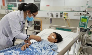 Vụ tai nạn trên cao tốc Vĩnh Hảo – Phan Thiết: Bé trai 9 tuổi bị dập phổi, chảy máu ổ bụng