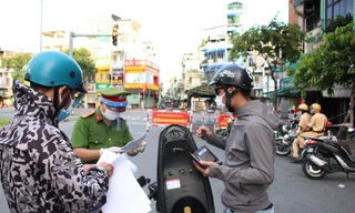 Người dân về quê bị chặn trên đường, lãnh đạo TPHCM nói gì? 