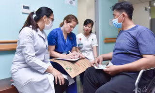 Phẫu thuật khớp háng miễn phí cho bệnh nhân diện chính sách, hộ nghèo