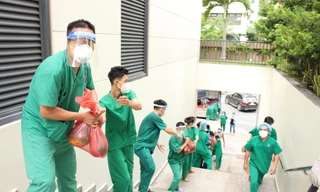 Sau tâm thư của Thứ trưởng Bộ Y tế hơn 1.300 người 'ra trận' chống dịch 