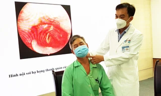 Giật mình khi ăn cá, người đàn ông bị xương ghim vào dây thanh quản