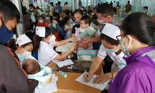 TPHCM: Những trẻ nào sẽ được ưu tiên tiêm phòng vắc xin 5 trong 1 vừa được phân bổ?