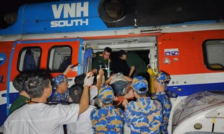 Cấp cứu bằng trực thăng ngư dân nguy kịch vì lặn sâu xuống biển
