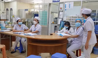 Y tế TPHCM kiến nghị 'cấp cứu' bệnh viện công lập