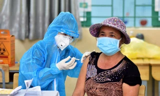 Hơn 60% người dân TPHCM tiêm đủ 2 mũi vắc xin ngừa COVID-19