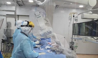 Bệnh nhân COVID-19 nhồi máu cơ tim cấp 'từ cõi chết trở về'