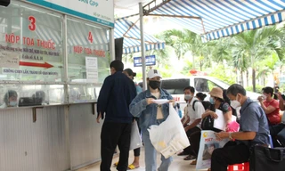 Thiếu thuốc, bệnh nhân các tỉnh dồn về Chợ Rẫy đe dọa chất lượng điều trị